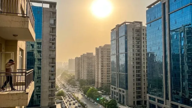 दिल्ली में कंक्रीट और शीशे की इमारतों से बढ़ती गर्मी, घरों और कार्यालयों में 'थर्मल स्ट्रेस' जानलेवा स्तर पर
