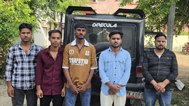 मुजफ्फरनगर में खतरनाक स्टंटबाजी कर रहे पांच बराती गिरफ्तार, दो गाड़ियां सीज

