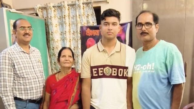 Baby Boss बैक टू होम: शानदार IPL सीजन के बाद बिहार पहुंचे वैभव, अब नीली जर्सी में आएंगे नजर