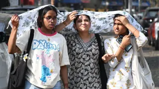 राजधानी दिल्ली तेजी से गहराते अर्बन हीट क्राइसिस की चपेट में है। प्रतीकात्मक तस्वीर