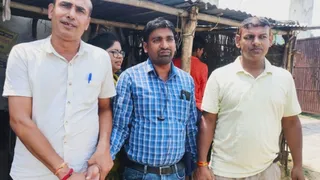नवादा में आवास सहायक 10 हजार रुपये रिश्वत लेते रंगे हाथ गिरफ्तार