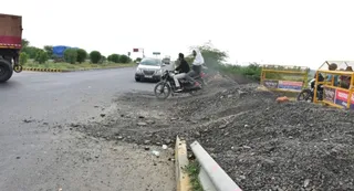 फोरलेन के पास मिलने वाले एकला बंधे को फिर से बंद किया गया। जागरण