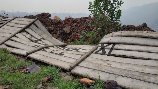 झरिया में बीसीसीएल की लाखों की बाउंड्री वॉल गिरी, निर्माण गुणवत्ता पर उठे सवाल

