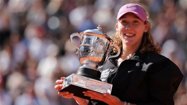 French Open 2026: रूस की मीरा आंद्रीवा ने रिकॉर्ड्स बुक में मचाई हलचल, फेंच ओपन का खिताब जीत रचा इतिहास
