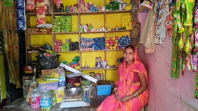 शी मार्ट से बदली गांव की तस्वीर; रोहतास के संझौली की 150 महिलाएं बनीं सफल उद्यमी
