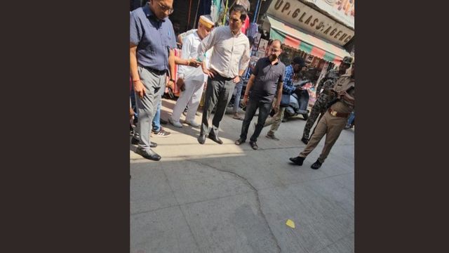 पीपीएस बिल्डर्स ब्लैकलिस्ट, 2.20 करोड़ का जुर्माना; अलीगढ़ सीएम ग्रिड योजना की सड़कों पर घटिया निर्माण में एक्शन