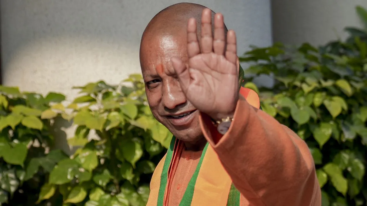 यूपी में 'सोलर दीदियों' की उड़ान, योगी सरकार ने बांटे नियुक्ति पत्र; 14156 मानदेय के साथ मिलेगा फ्री सोलर प्लांट