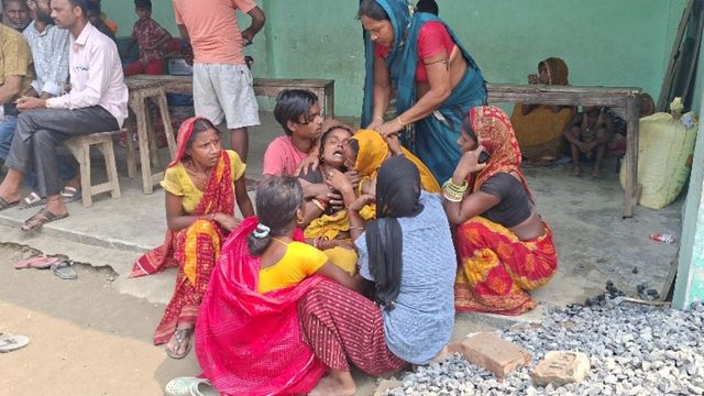 6 साल के बच्चे की हत्या कर फंदे से टांगा, सुबह कार से शव घर फेंक भागे स्कूल वाले; मधेपुरा में बवाल
