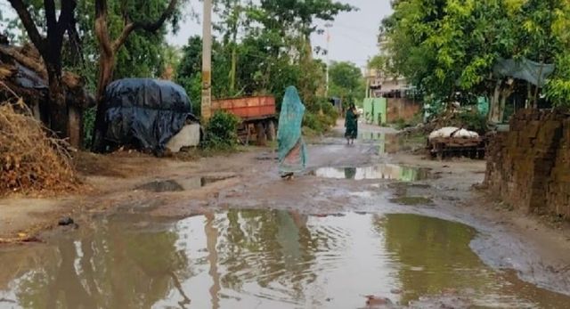 बस्ती में झमाझम बारिश से किसानों में खुशी, गन्ना की फसल के लिए बरसा सोना