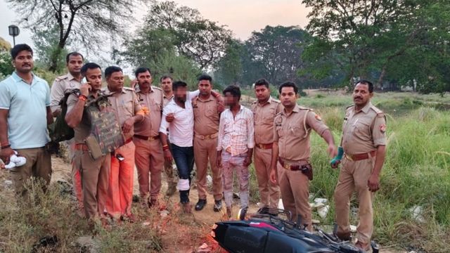 चंदौली में लूटकांड का आरोपी पुलिस मुठभेड़ में घायल, पैर में लगी गोली; साथी भी दबोचा
