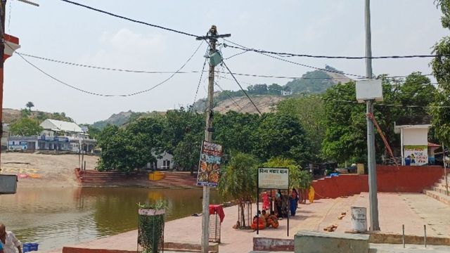 Banka News: मंदार में छाई वीरानी, पर्यटकों की संख्या घटने से रोप-वे और नौकाविहार पर लगा ब्रेक

