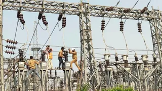 ट्रांसफार्मर खराबी से भोजपुर जिले के बड़े क्षेत्र में बिजली संकट, इनवर्टर भी हुए फेल; रोटेशन से सप्लाई