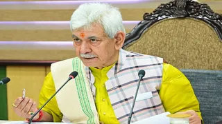 उपराज्यपाल मनोज सिन्हा ने कहा कि नशे के खिलाफ 'उदासीनता नहीं भागीदारी' जरूरी।