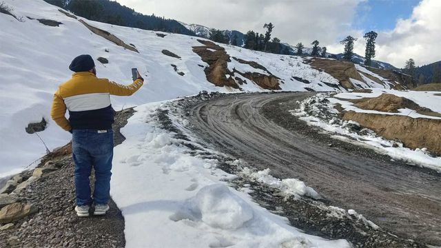 मैदानों की तपती गर्मी से राहत पाने को बनी की ठंडी वादियों में उमड़ी भीड़, सरथल-डग्गर बने टूरिस्टों की पहली पसंद
