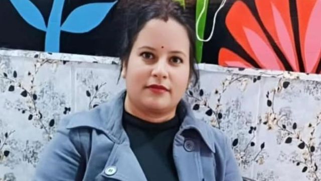 अल्मोड़ा: शादी की 18वीं सालगिरह के दिन UKD नेता की पत्नी ने किया आत्मदाह, पुलिस कारण तलाशने में जुटी
