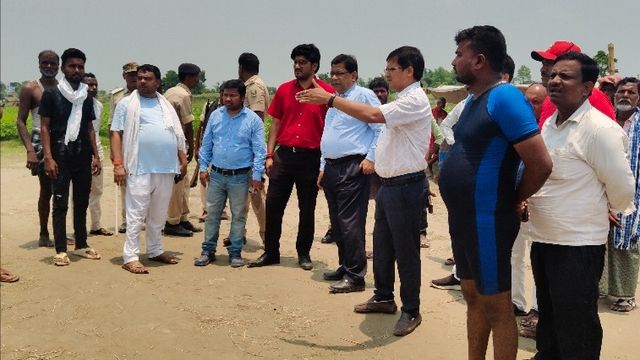 बिहार में टला बड़ा हादसा: कोसी नदी में पलटी नाव, बाल-बाल बचे सभी सवार यात्री

