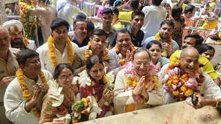 वृंदावन के ठाकुर बांकेबिहारी मंदिर में सोमवार को दर्शन करते भाजपा के राष्ट्रीय महासचिव एवं राज्यसभा सदस्य अरुण सिंह। - फोटो: जागरण।