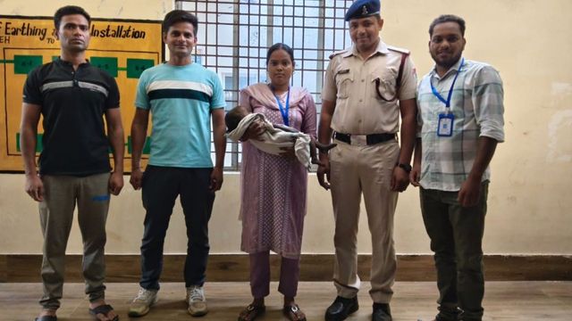 बागडीही रेलवे स्टेशन पर मिली 6 महीने की बच्ची, लापता मां को लेकर रहस्य गहराया
