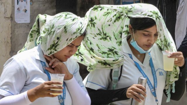 हरियाणा में भीषण गर्मी का कहर, आज 14 जिलों में लू का अलर्ट; सोमवार को रोहतक रहा सबसे गर्म
