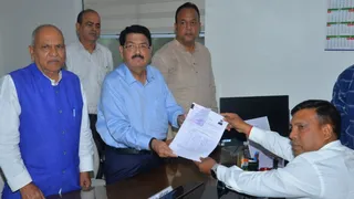 झारखंड में परिमल नथवाणी का नामांकन नाम विवाद में फंसा, अन्य उम्मीदवारों को राहत।