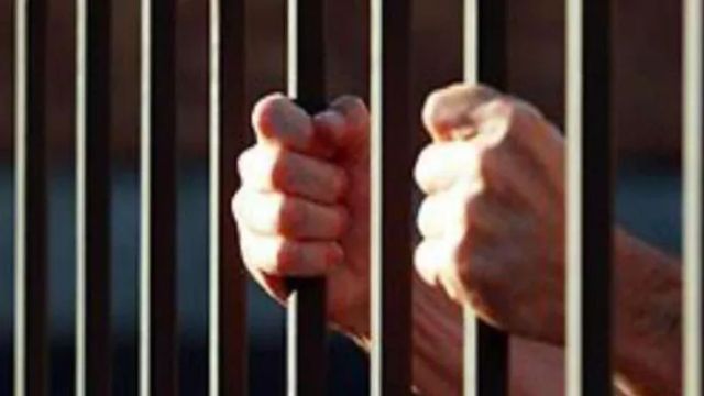 मधुबनी में हाजत में बंद शराब तस्कर फरार, चौकीदार को चकमा देकर थाने से कैसे निकला आरोपी?