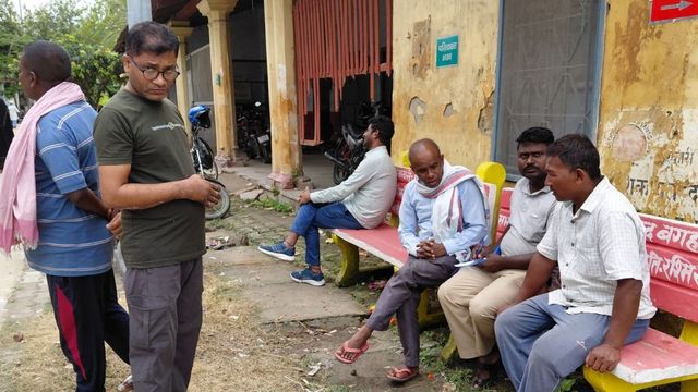 पश्चिम चंपारण में घरेलू विवाद के बाद पेड़ से लटका मिला विवाहिता का शव, दो साल पहले हुआ था प्रेम विवाह