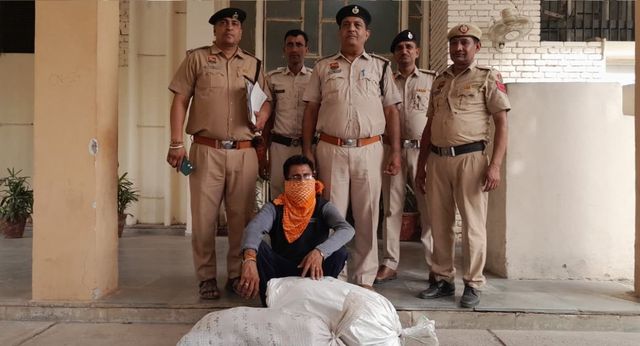 सिरसा पुलिस और राजस्थान ANC की बड़ी कार्रवाई, भावदीन टोल पर ट्रक से करीब 89 किलो अफीम बरामद; चालक गिरफ्तार
