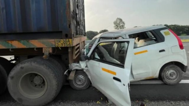 Delhi-Dehradun Economic Corridor पर कंटेनर में घुसी कार, दो भाइयों की गई जान; पिता की भी कुछ दिन पहले हुई थी मौत