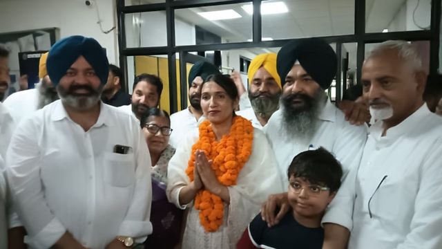 मोगा को मिली नई मेयर, पहली बार पार्षद बनकर शहर की मुखिया बनीं विनय पाल कौर
