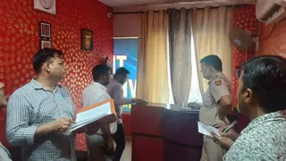 स्पा सेंटर में जबरन करा रहे थे जिस्मफरोशी। जागरण