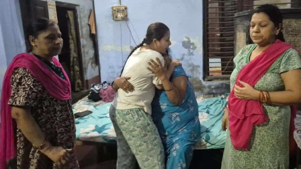 मिर्ची झोंकी और उड़ा ले गए 60 लाख! फिरोजाबाद में सर्राफा कारोबारी से बड़ी लूट
