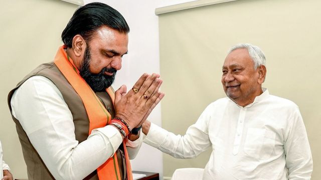 सीमांचल मिशन पर सम्राट: नीतीश के 'पॉलिटिकल ट्रैक' पर बढ़ रही CM की गाड़ी! राजनीतिक गलियारों की नजर