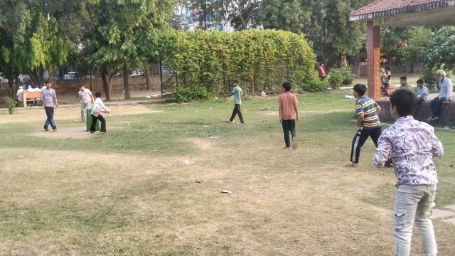 पलवल में बारिश और ठंडी हवाओं से मौसम हुआ खुशनुमा, बाजारों में लौटी रौनक
