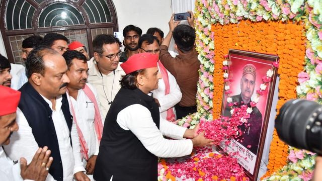 अखिलेश यादव ने एटा में भाजपा सरकार पर साधा निशाना, महंगाई और किसान मुद्दों पर घेरा
