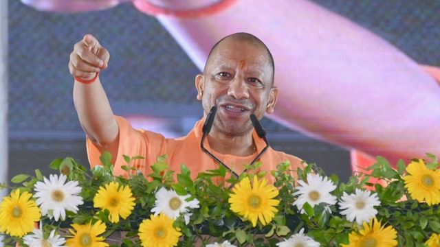'चाचा-भतीजा की जोड़ी विकास के साथ नौकरी भी खा जाती थी'; गोरखपुर में CM योगी ने सपा पर साधा निशाना
