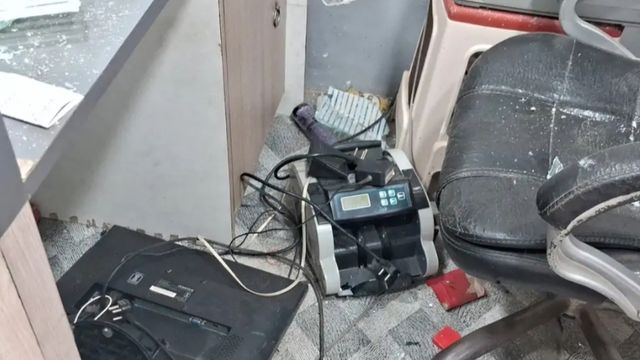 कैमूर में तमंचे के दम पर CSP सेंटर में घुसे बदमाश, मचाया तांडव; लाखों की संपत्ति तहस-नहस
