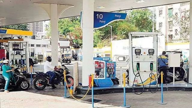 पेट्रोल पंपों पर वाहन को 200 लीटर से अधिक डीजल नहीं, लखनऊ के आम उपभोक्ताओं के लिए आपूर्ति बनी रहेगी

