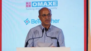 इंफ्रास्ट्रक्चर कांक्लेव में बोलते इंफ्रास्ट्रक्चर और औद्योगिक विकास आयुक्त दीपक कुमार।