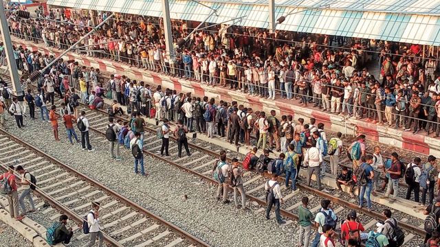 सिपाही भर्ती परीक्षा के लिए मोतिहारी पहुंचे 17 हजार अभ्यर्थी, चलीं स्पेशल ट्रेनें
