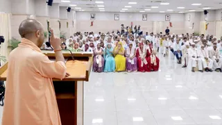 सीएम योगी आदित्यनाथ का किसानों के साथ संवाद