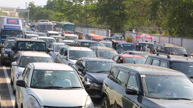 सोमवती अमावस्या पर हरिद्वार में भीषण जाम, 28 KM रुड़की जाने में लगे 7 घंटे
