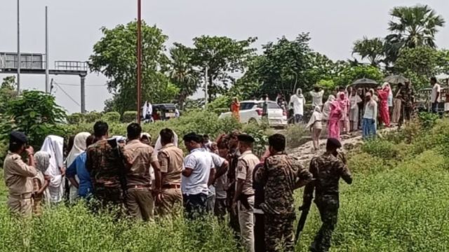 14 करोड़ के वाटर पार्क की राह में अड़ंगा, पूर्वी चंपारण में जमीन मापने पहुंची टीम को लौटाया