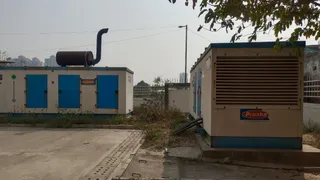 गंगा यमुना हिंडन सोसायटी में लगा जनरेटर।