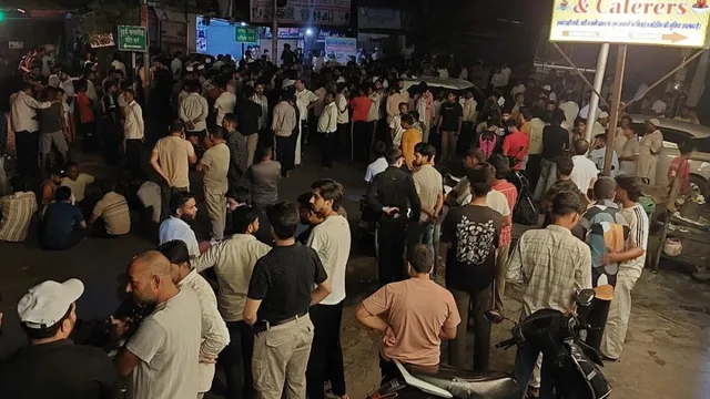 Dehradun Advocate Murder Case :- शिमला बयपास रोड भुड्डी गांव में एडवोकेट की गोली मारकर हत्या, परिजनों ने शव रखकर किया सड़क जाम !