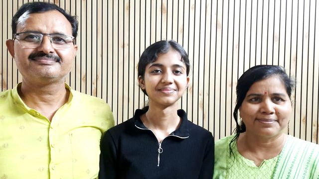बिना कोचिंग YouTube से पढ़कर शिक्षक माता-पिता की बेटी स्नेहा बनीं UP B.Ed टॉपर, देश में हासिल की 10वीं रैंक