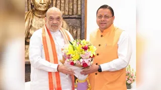 नई दिल्ली में गृह मंत्री अमित शाह से मुलाकात करते मुख्यमंत्री पुष्कर सिंह धामी। सूवि