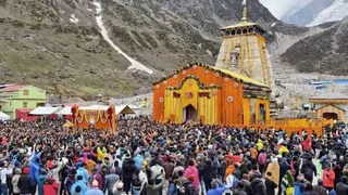 केदारनाथ आपदा के बाद धाम में इस तरह उमड़ रही भक्तों की भीड़। फाइल फोटो