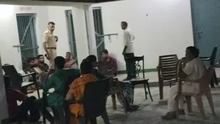 पुलिस टीम पर हमला