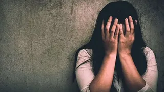 सौतेला पिता ने नवविवाहिता से किया दुष्कर्म। सांकेतिक फोटो
