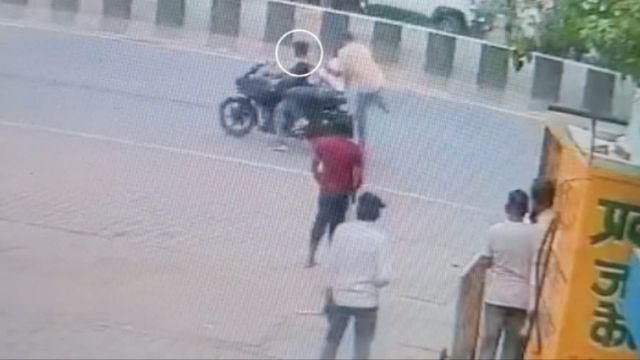 बड़ौत डबल मर्डर: भाई की हत्या का बदला लेने के लिए वरुण ने हरियाणा से बुलाए थे शूटर, दो गिरफ्तार
